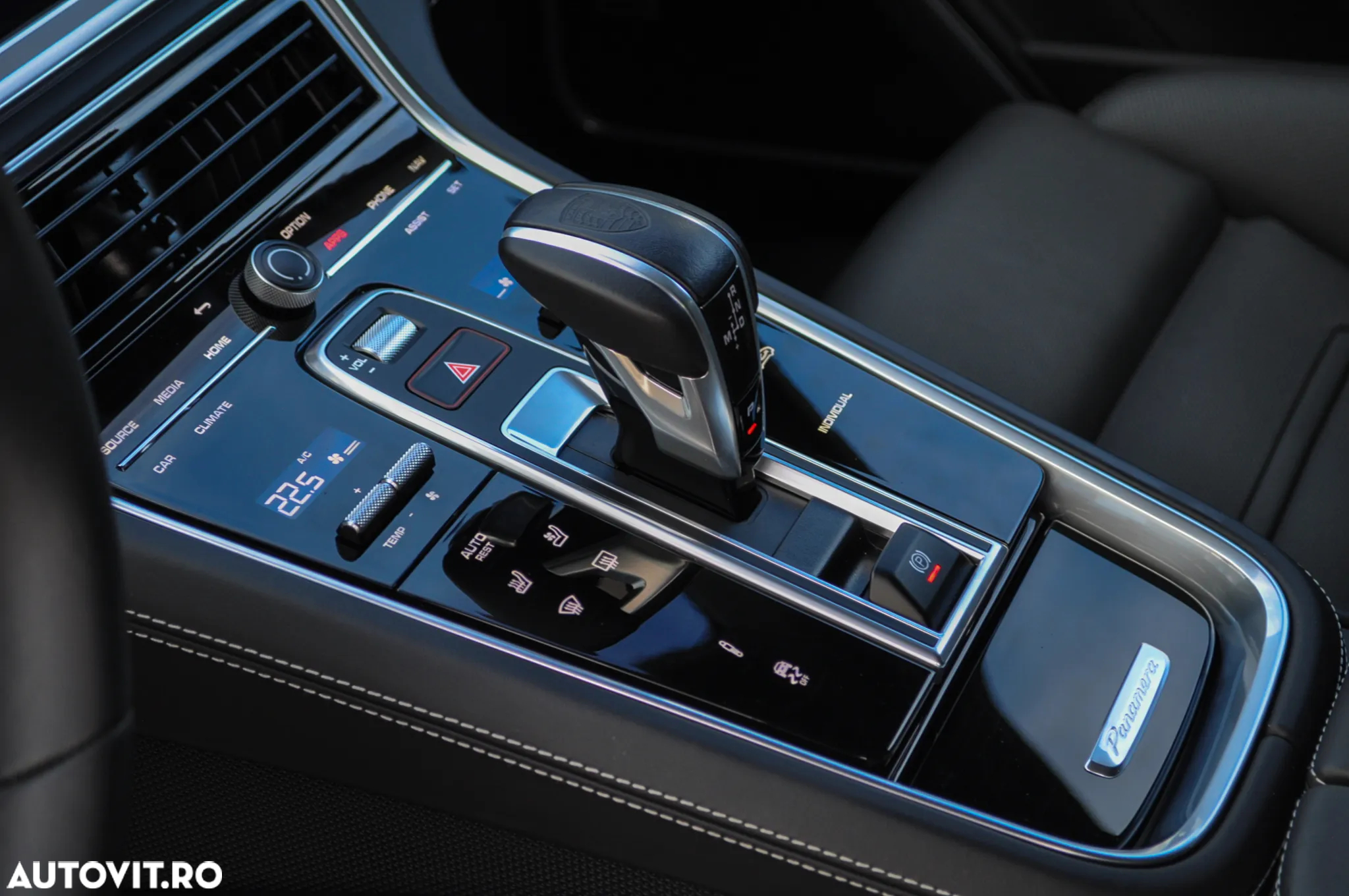 Porsche Panamera 4 E-Hybrid Platinum Edition - 29