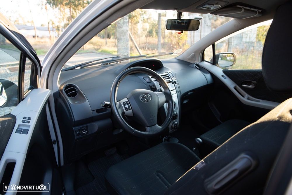 Toyota Yaris - 10