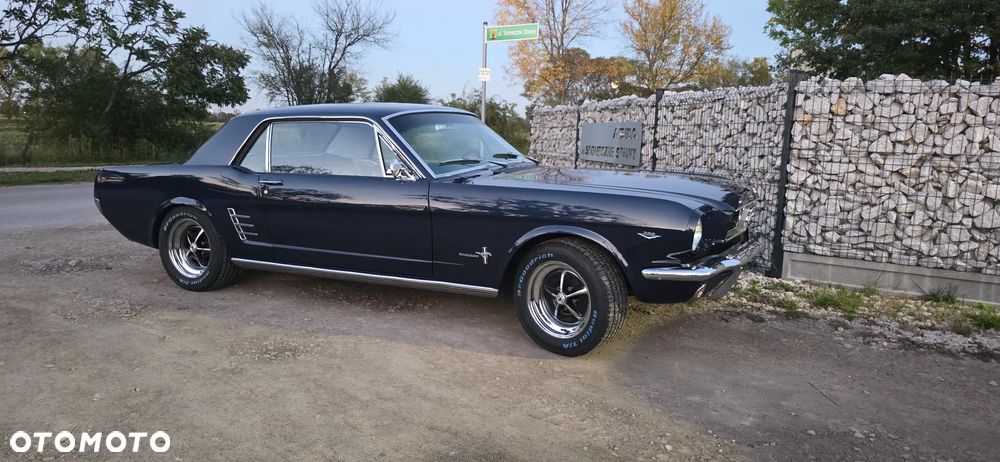 Ford Mustang - 24