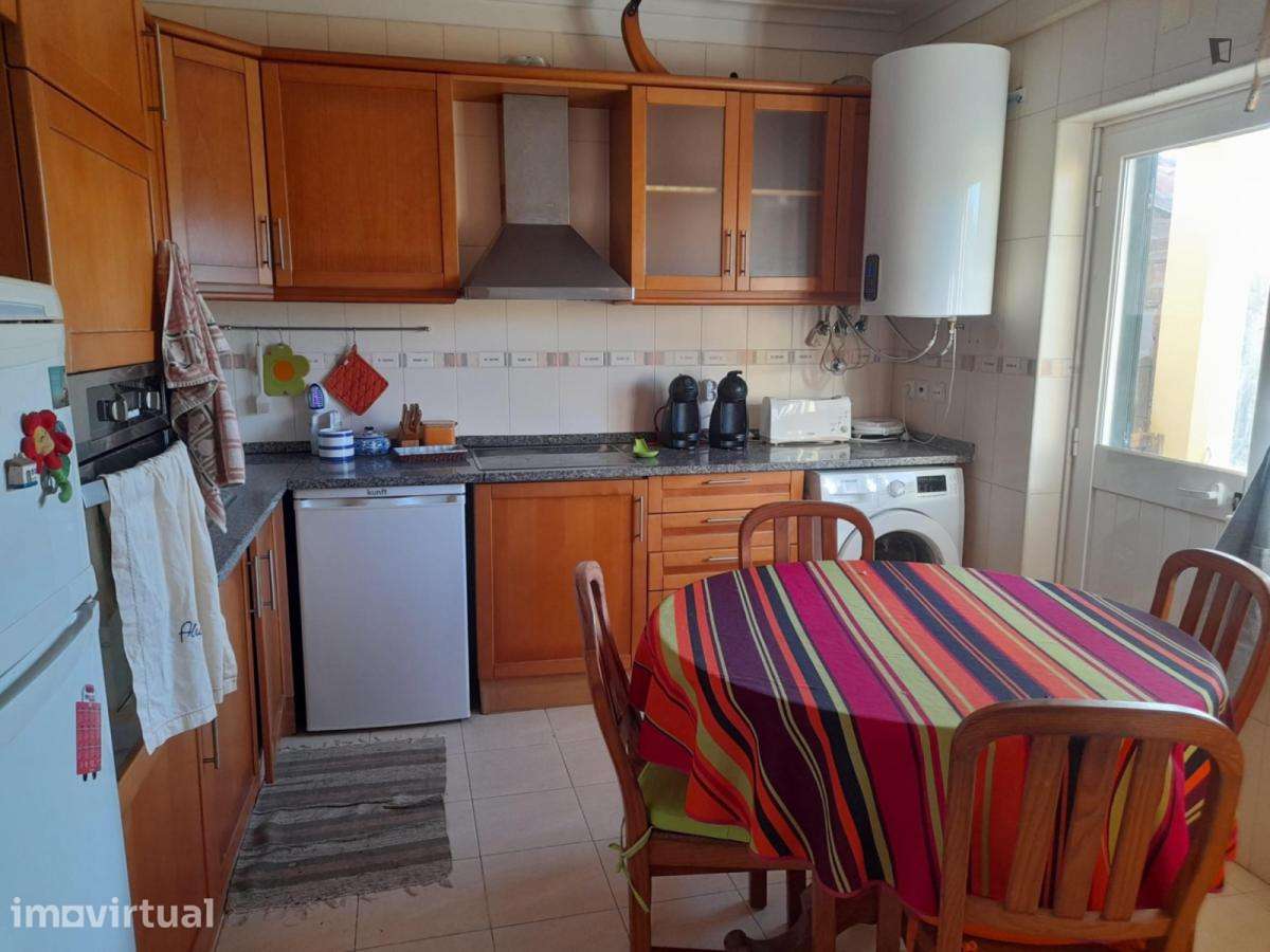 Quarto - localizado em Estoril Lisbon - Grande imagem: 2/11