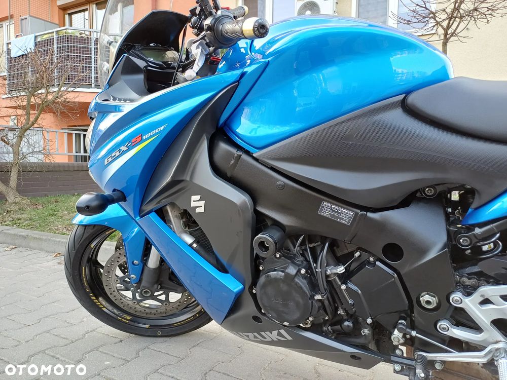 Suzuki GSX 1000 - 15