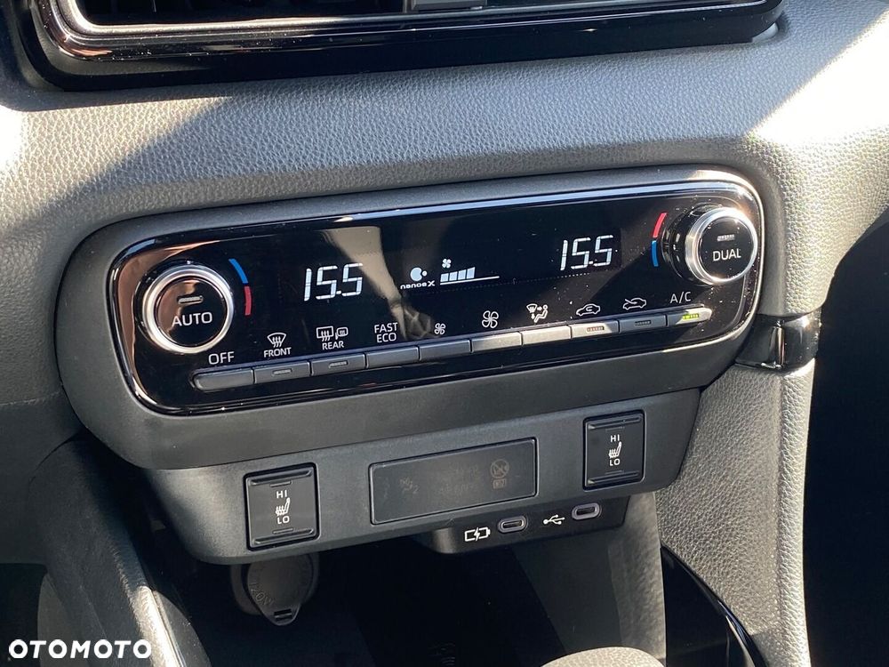 Toyota Yaris Hybrid 1.5 Premiere Edition - 20