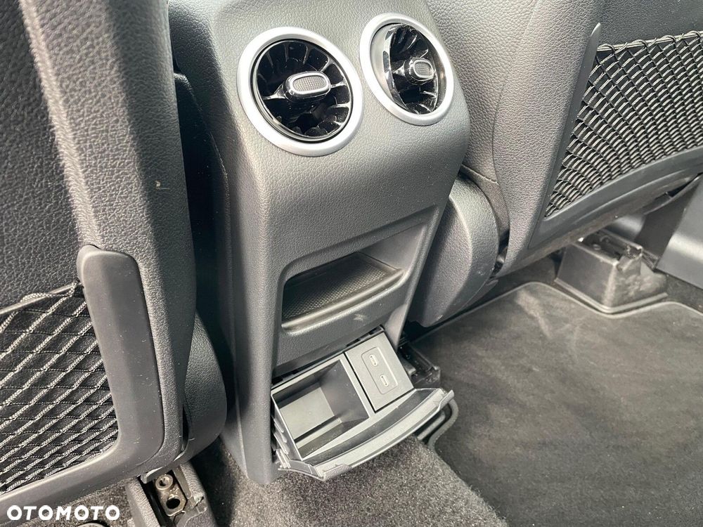 Mercedes-Benz GLB - 15
