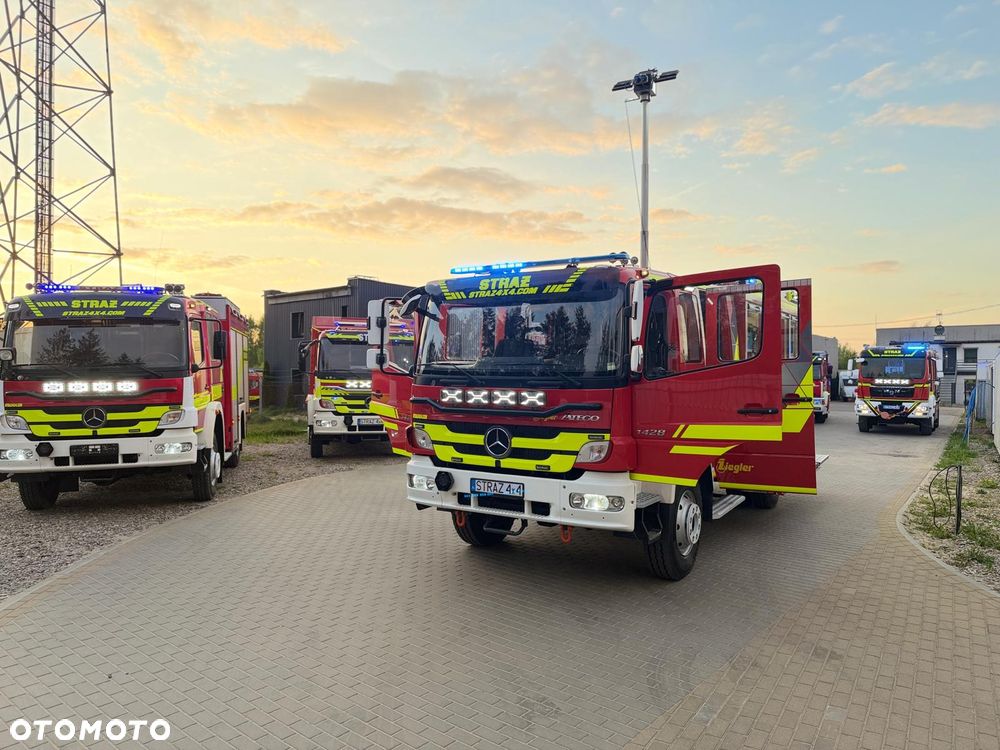Mercedes-Benz Atego GBA 4x4 Wóz Strażacki 3t wody, Wysokie prześwity, Maszt oświetleniowy, wysokie kąty natarcia, szybkie natarcie, Straż Pożarna - 4