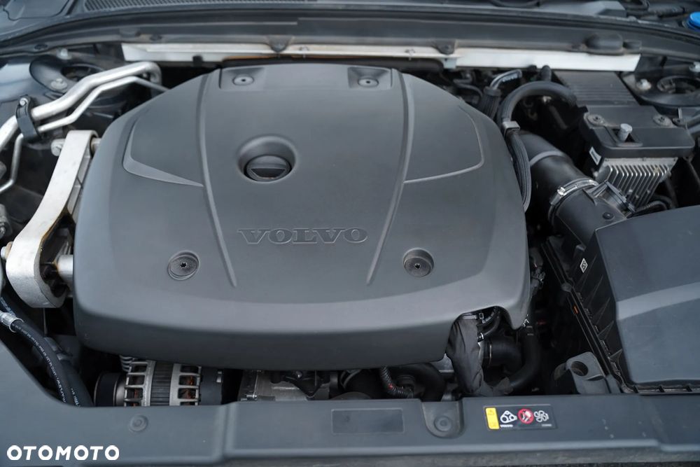 Volvo S60 T5 R-Design - 39
