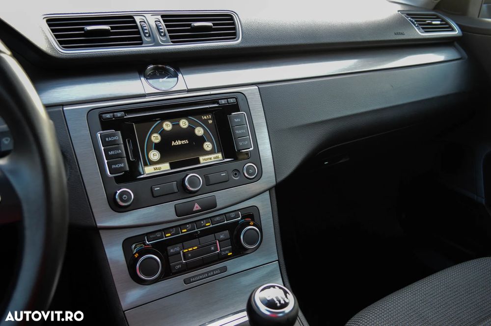 Volkswagen Passat 2.0 Blue TDI SCR Comfortline - 18