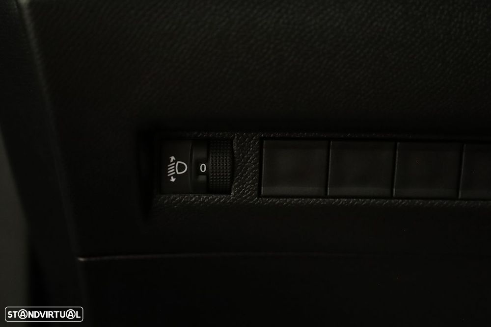 Peugeot 2008 1.2 PureTech Allure - 21