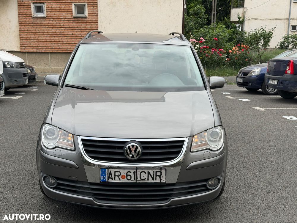 Volkswagen Touran 2.0 TDI Highline - 1