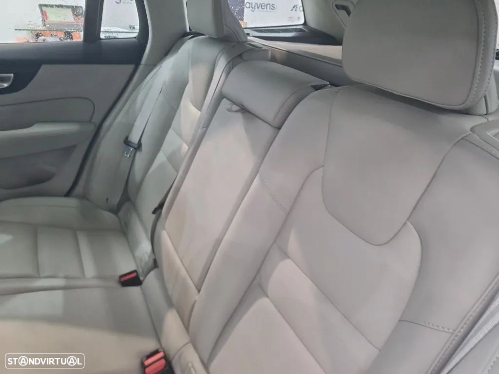 Volvo V60 2.0 T6 AWD TE Plus Bright - 5