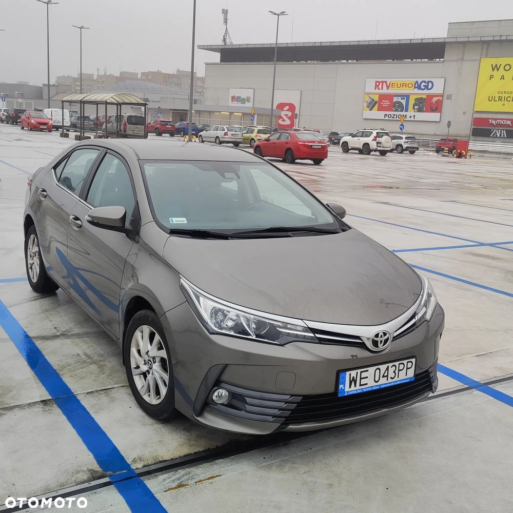 Toyota Corolla 1.6 Comfort - 12