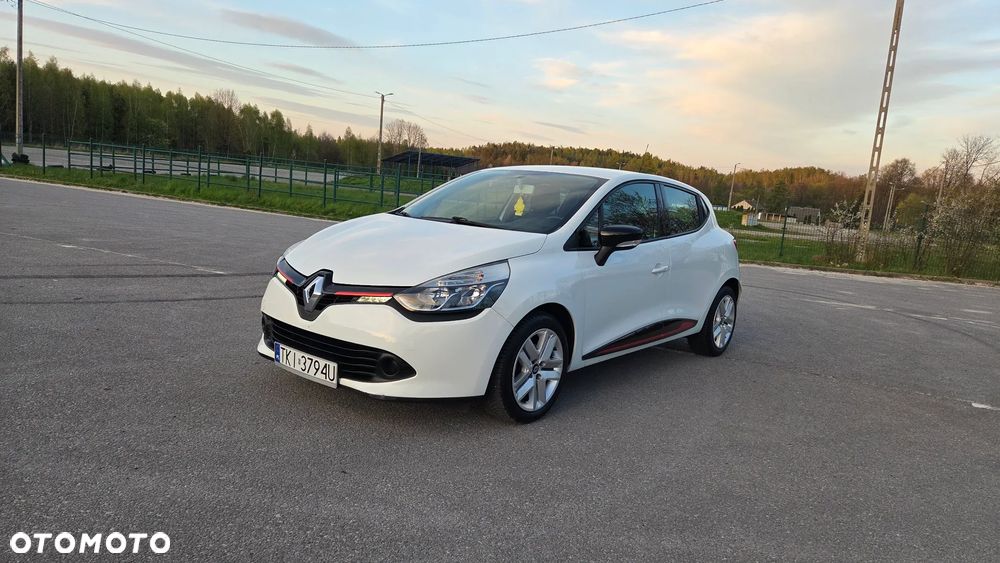 Renault Clio 1.2 16V 75 Luxe - 4