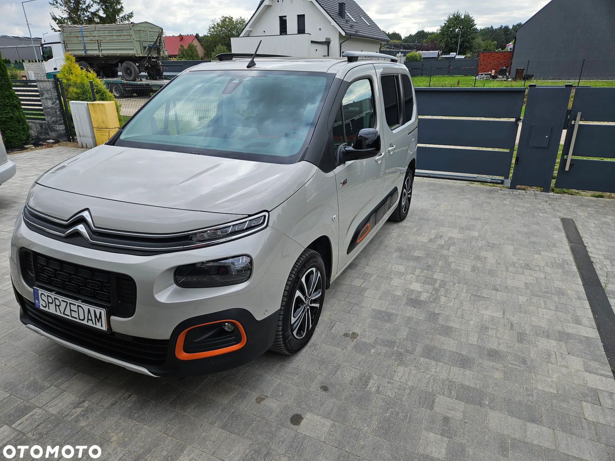 Citroën Berlingo M PureTech 130 EAT8 SHINE - 11