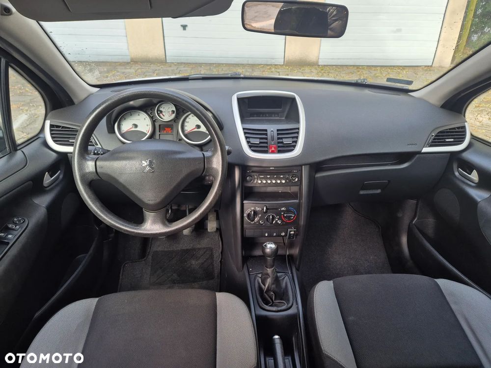 Peugeot 207 1.4 16V Presence - 16