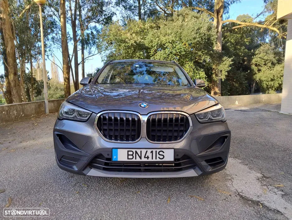 BMW X1 25 e xDrive Corporate Edition - 3