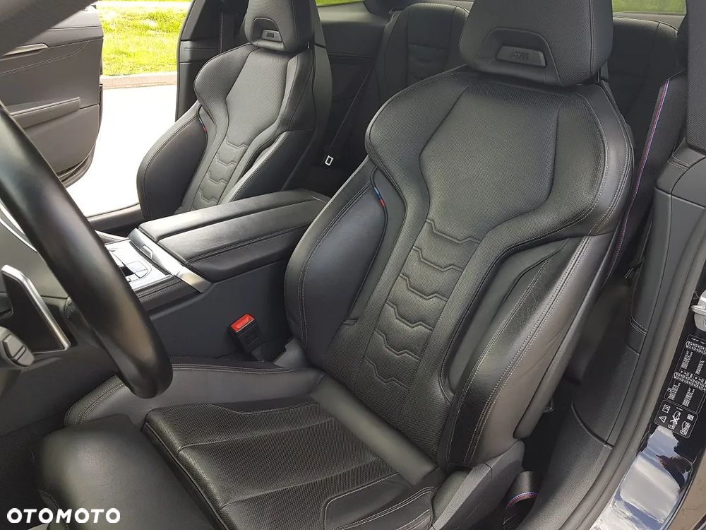 BMW Seria 8 - 32