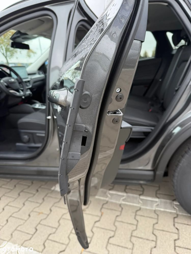Ford Kuga 2.5 FHEV AWD Titanium eCVT - 40