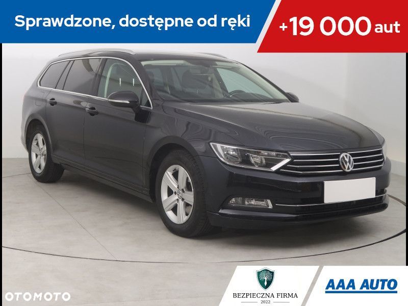 Volkswagen Passat - 1