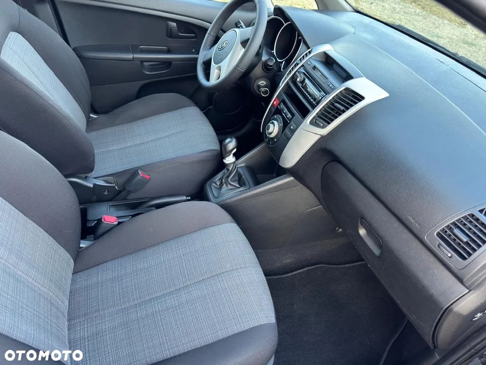 Kia Venga - 9