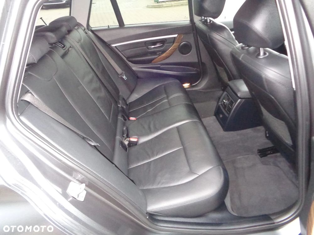 BMW Seria 3 320d Sport Line - 20