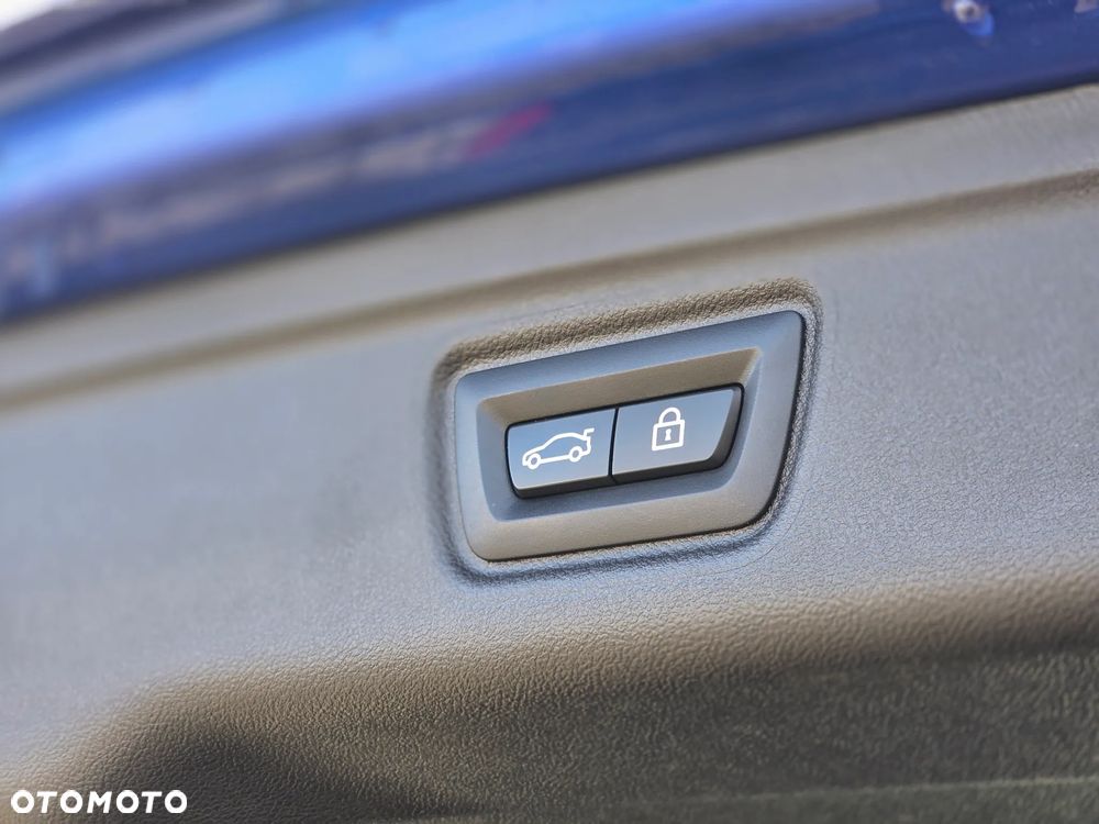 BMW Seria 3 330i xDrive M Sport sport - 13