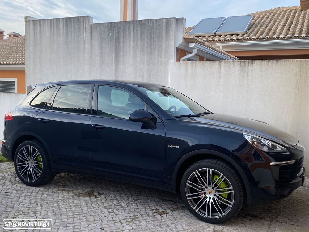Porsche Cayenne S E-Hybrid - 2