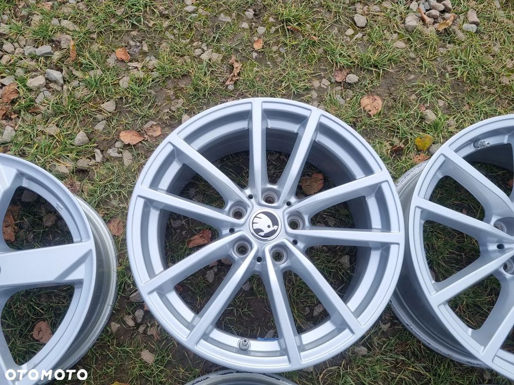 VW PASSAT,TIGUAN,SEAT LEON,AUDI A4,SKODA Octavia ALU 7,5X17 ET30 super stan - 7