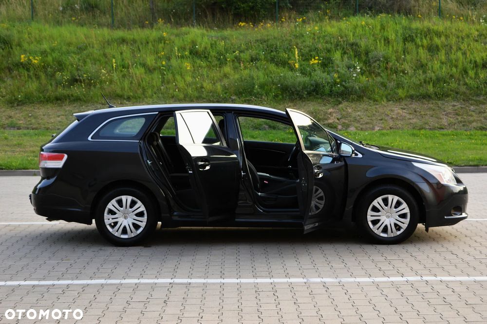 Toyota Avensis 2.0 D-4D Sol - 26