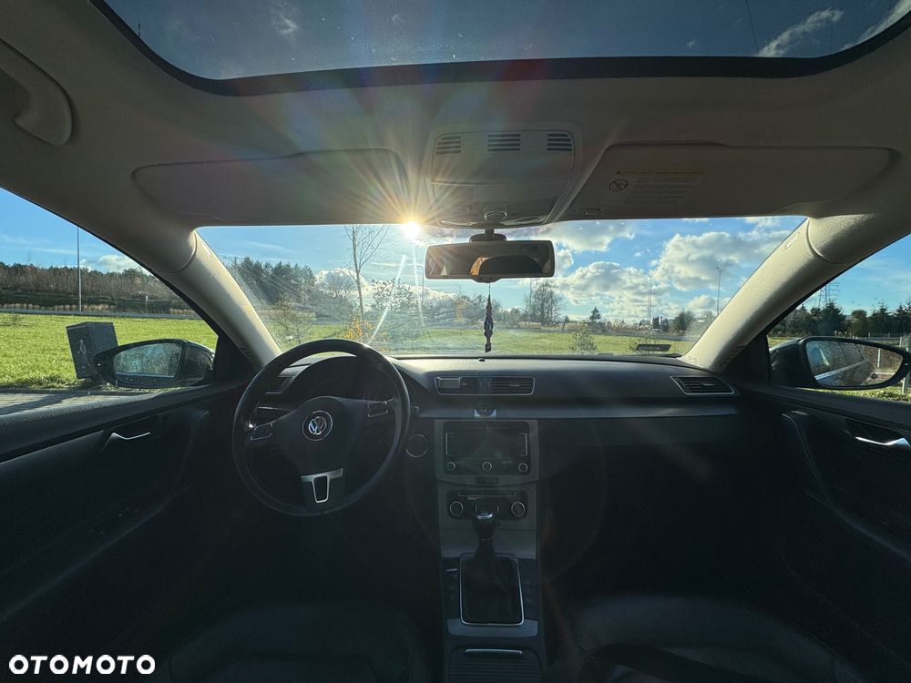 Volkswagen Passat 1.6 TDI Perfectline - 20