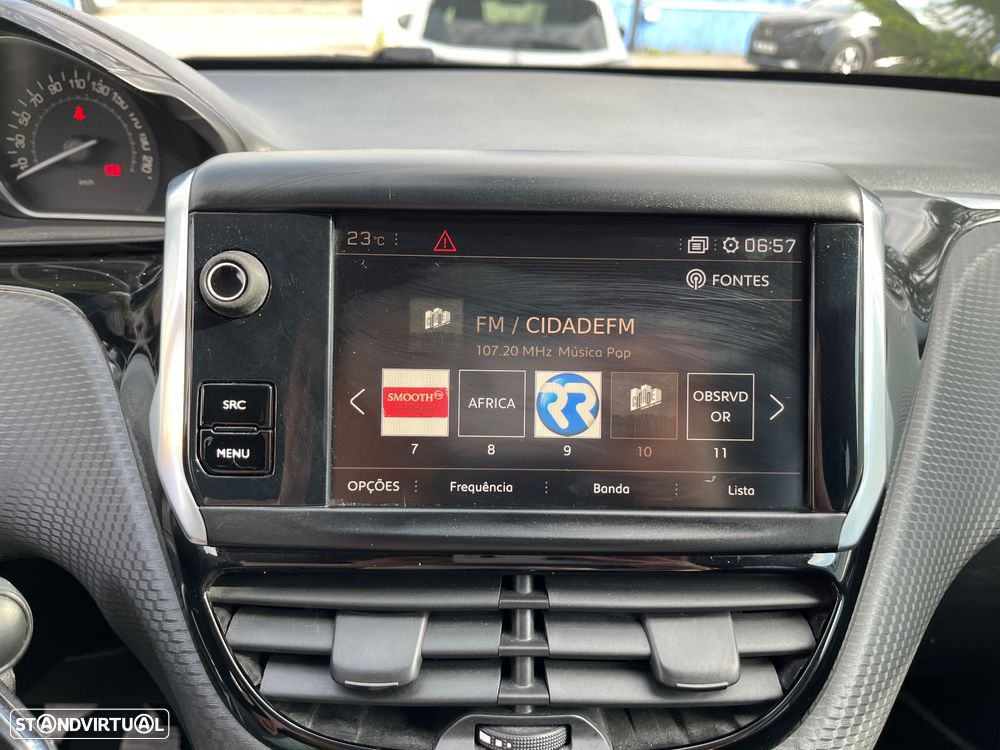 Peugeot 2008 1.5 BlueHDi Signature - 41