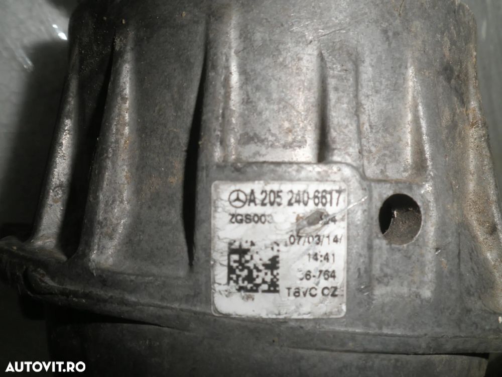 Tampon stanga motor Mercedes C Class W205 2.2 CDI A2052406617 - 3