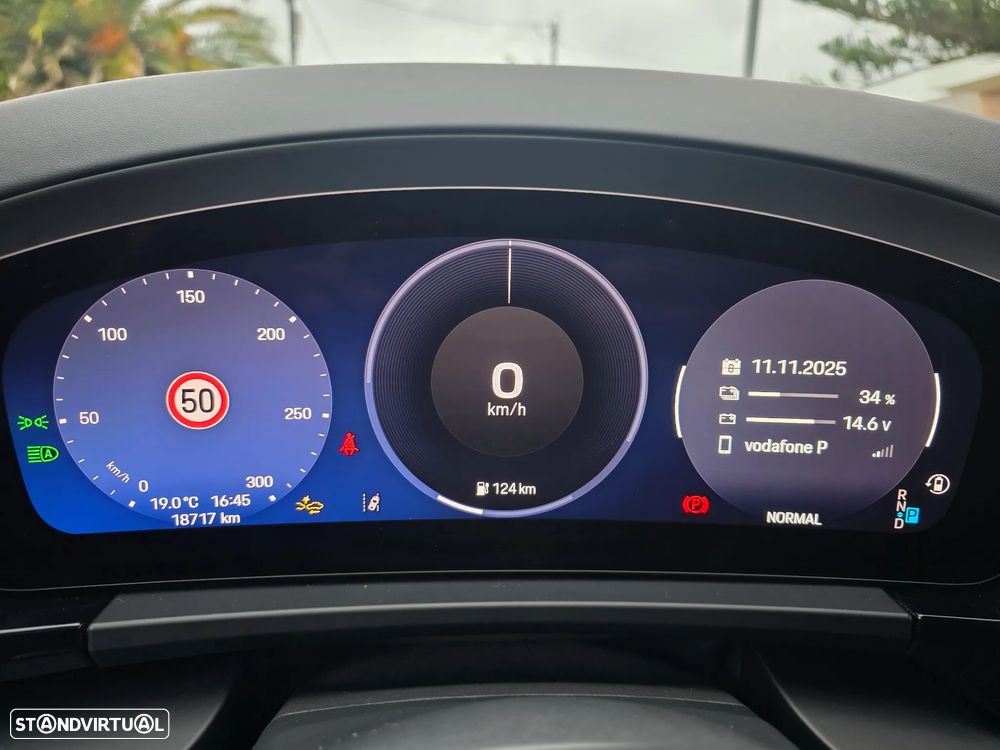 Porsche Macan Electric 4 - 23