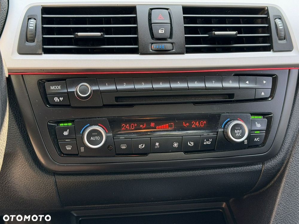 BMW Seria 3 320i Sport Line - 12