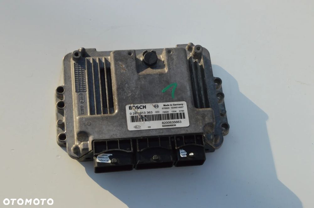 komputer sterownik renault trafic  master 2.5 dci 0281013363 8200635663