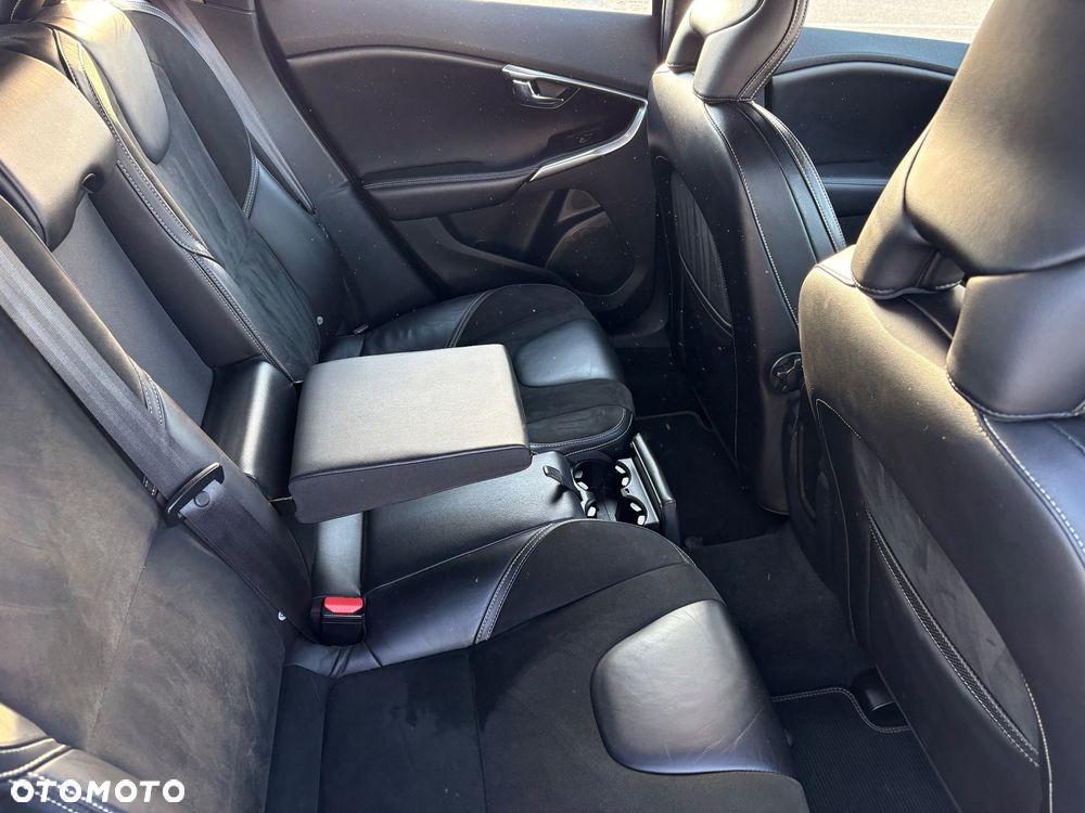 Volvo V40 D4 Drive-E R-Design Summum - 9