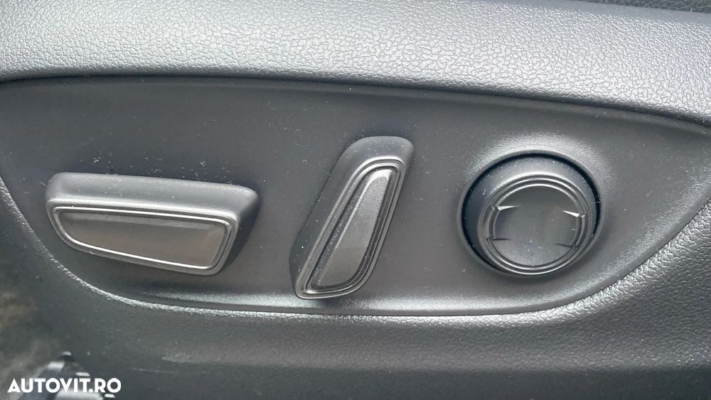 Toyota Land Cruiser 2.8l D-4D 204 CP A/T 7 locuri Luxury AVS - 23