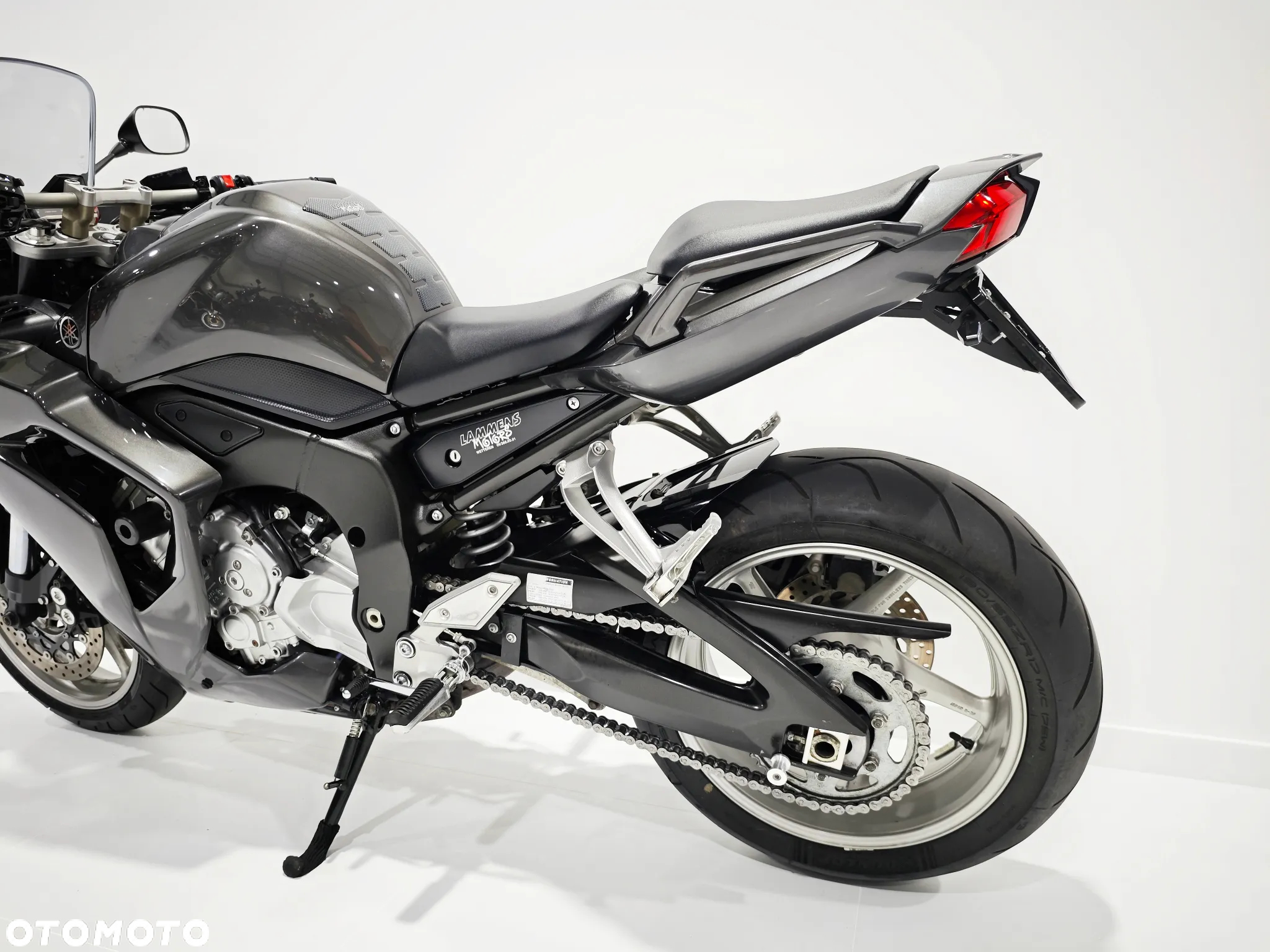 Yamaha FZ - 17