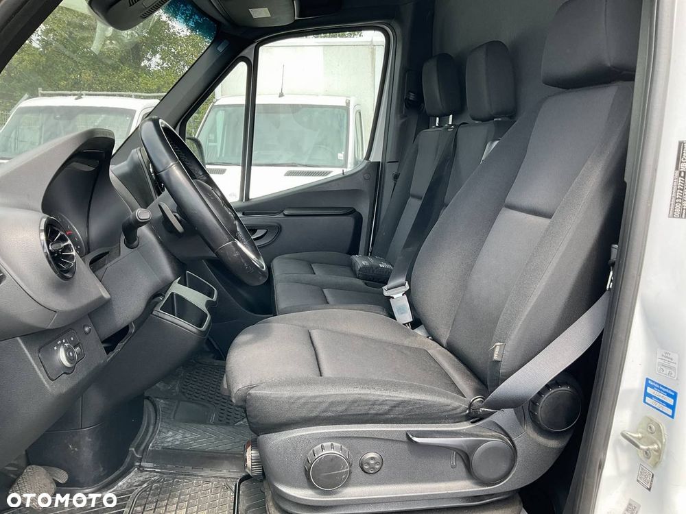 Mercedes-Benz Sprinter - 9