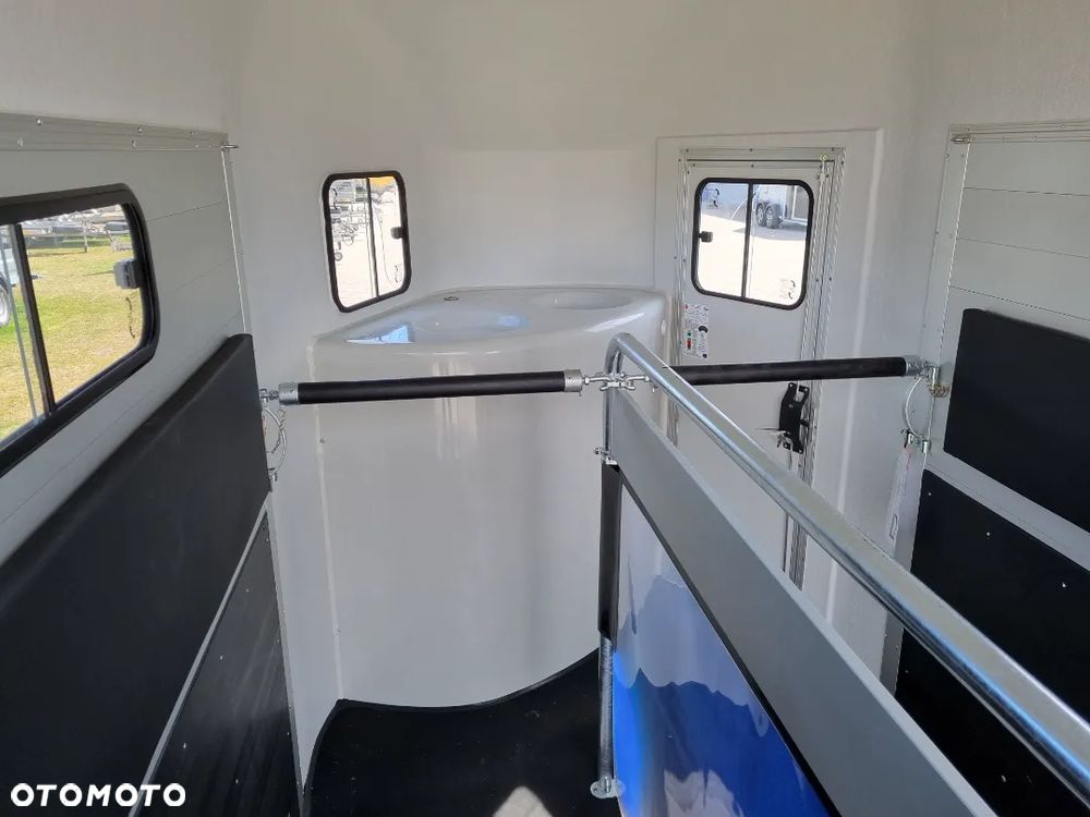 Cheval Liberte Gold 3 - 22