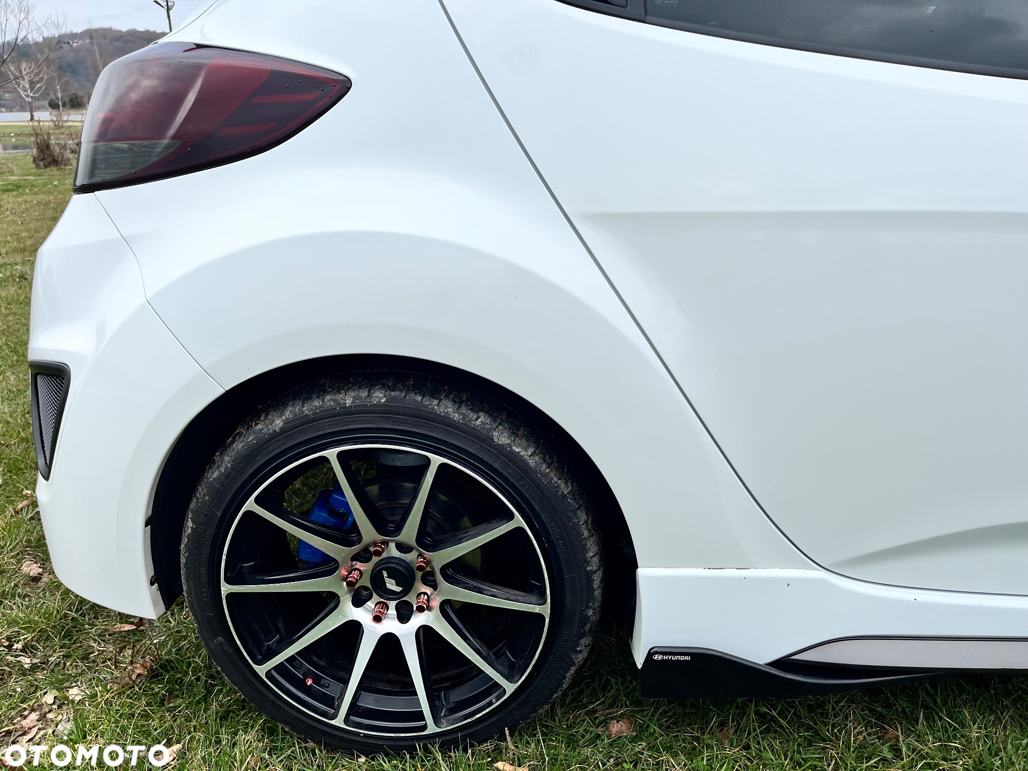 Hyundai Veloster 1.6 T-GDI Executive - 4