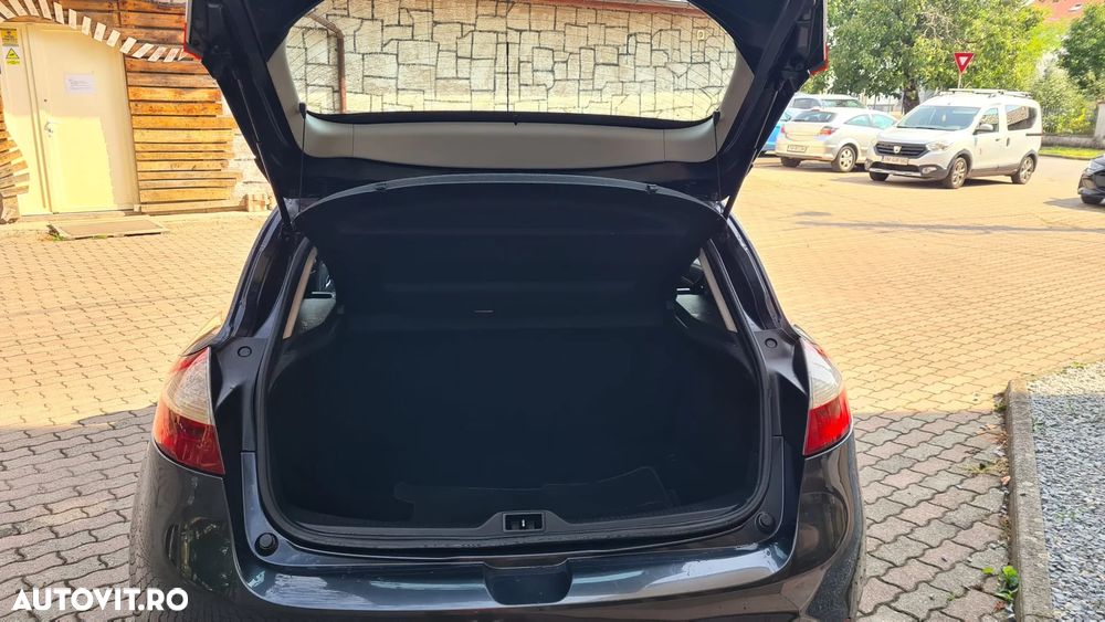 Renault Megane 1.5 dCi Authentique - 9