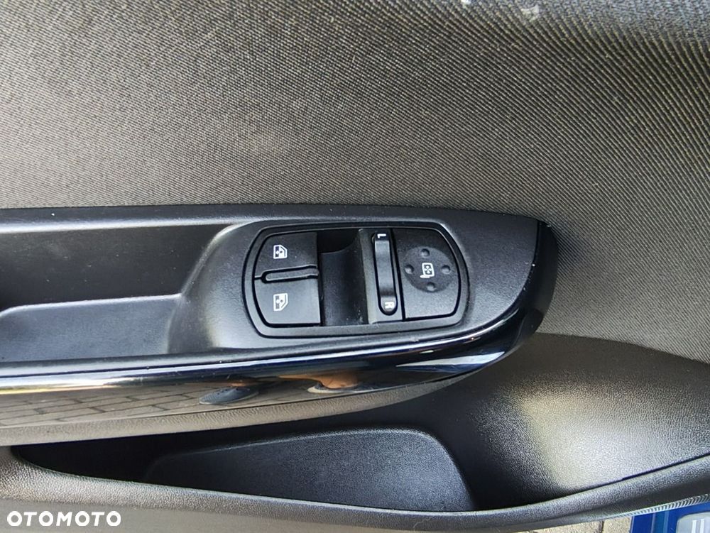 Opel Corsa 1.4 T 120 Lat S&S - 11