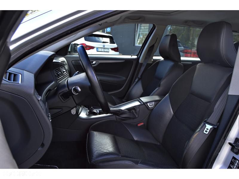 Volvo V70 D5 AWD DPF Momentum - 5