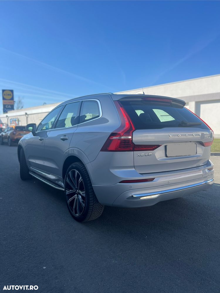 Volvo XC 60 T8 AWD Recharge Ultimate Dark - 2