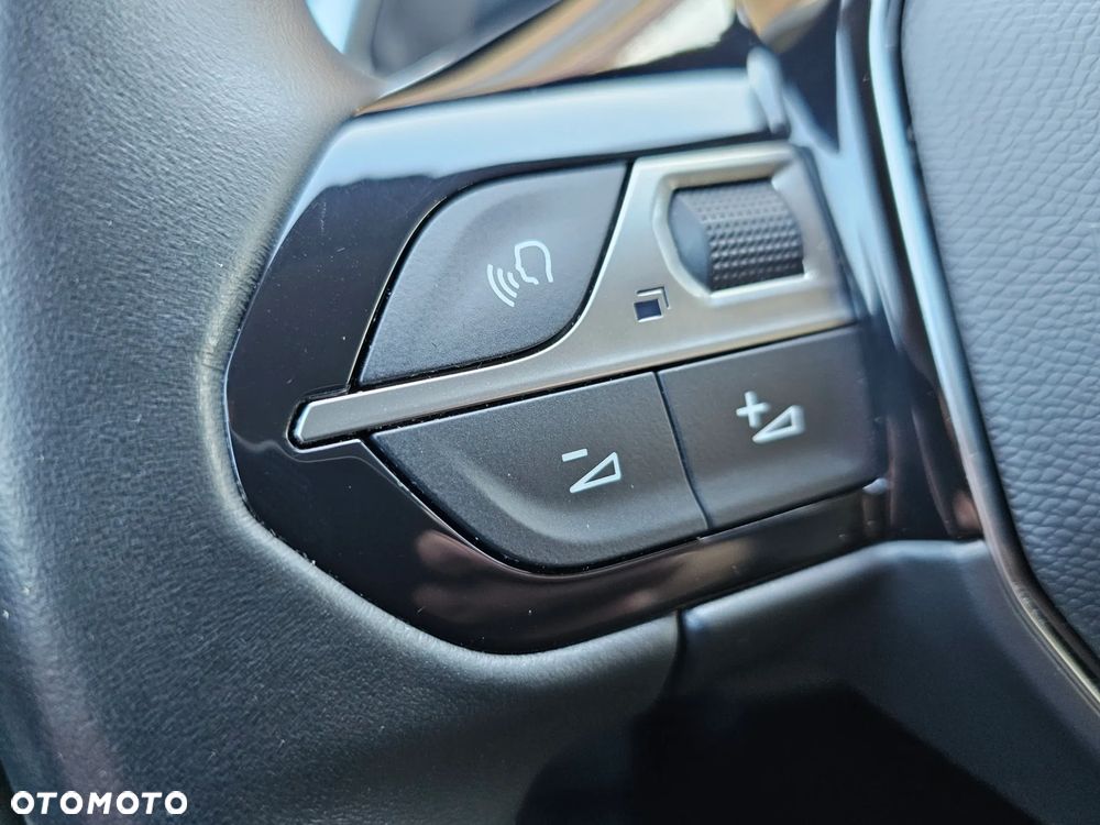 Peugeot 5008 1.5 BlueHDi Allure S&S EAT8 - 21