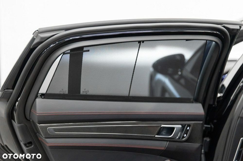 Porsche Panamera - 40