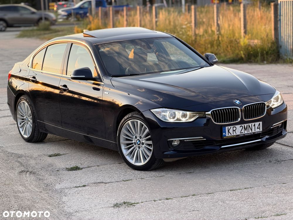 BMW Seria 3 328i Luxury Line - 12