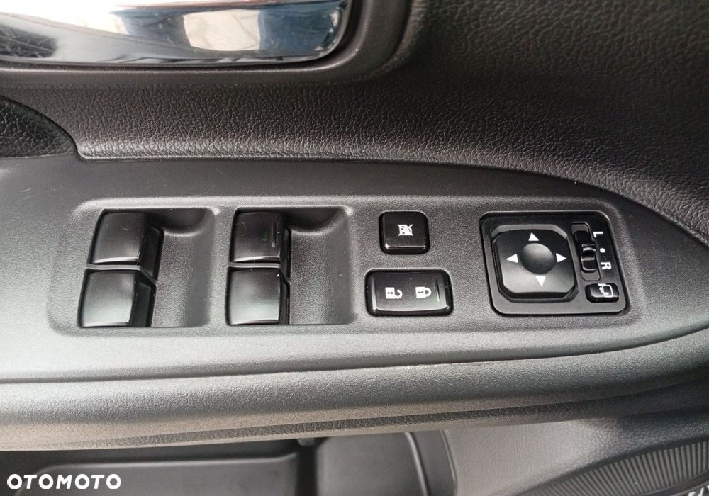 Mitsubishi Outlander - 22