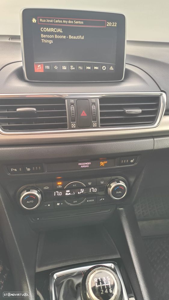 Mazda 3 Hatchback 1.5 Sky-D Excellence - 4