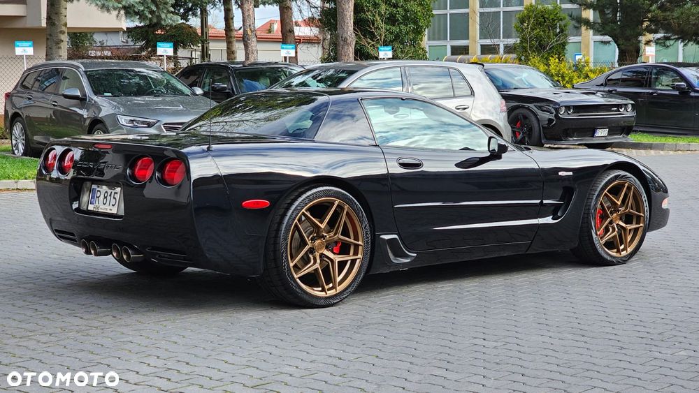 Chevrolet Corvette - 9