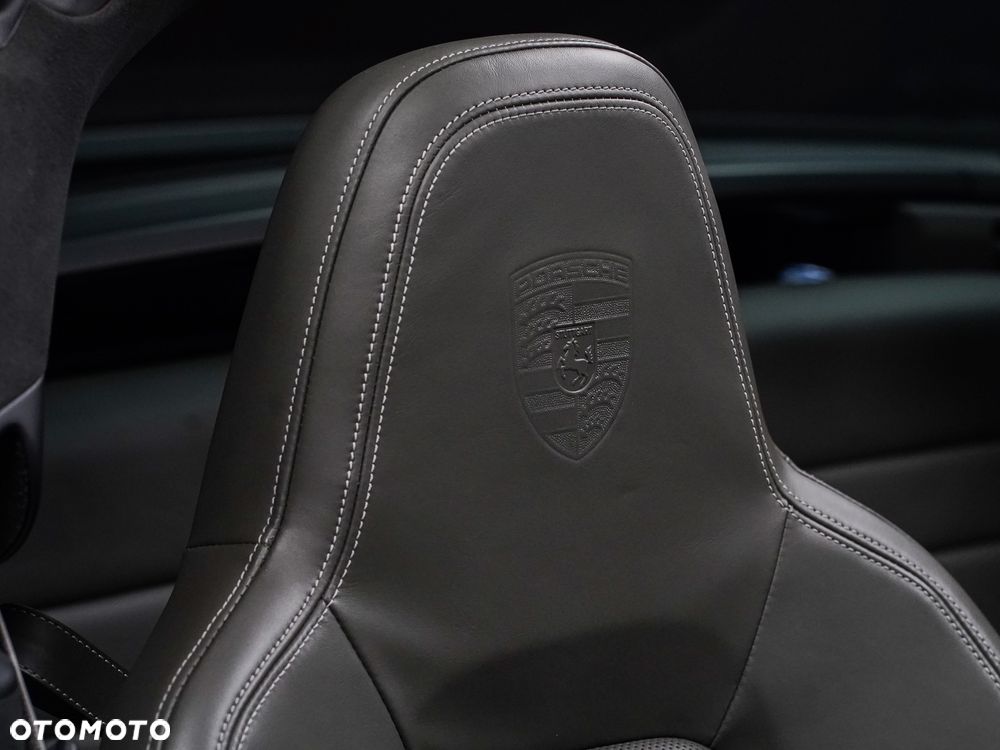 Porsche 911 Targa 4 GTS - 29